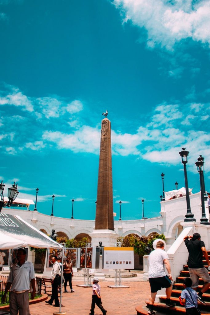 Panamanian square with an obelisk in the center.